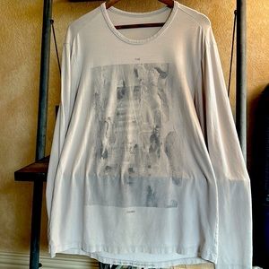 Awesome men’s Lululemon large long sleeve breathable tee